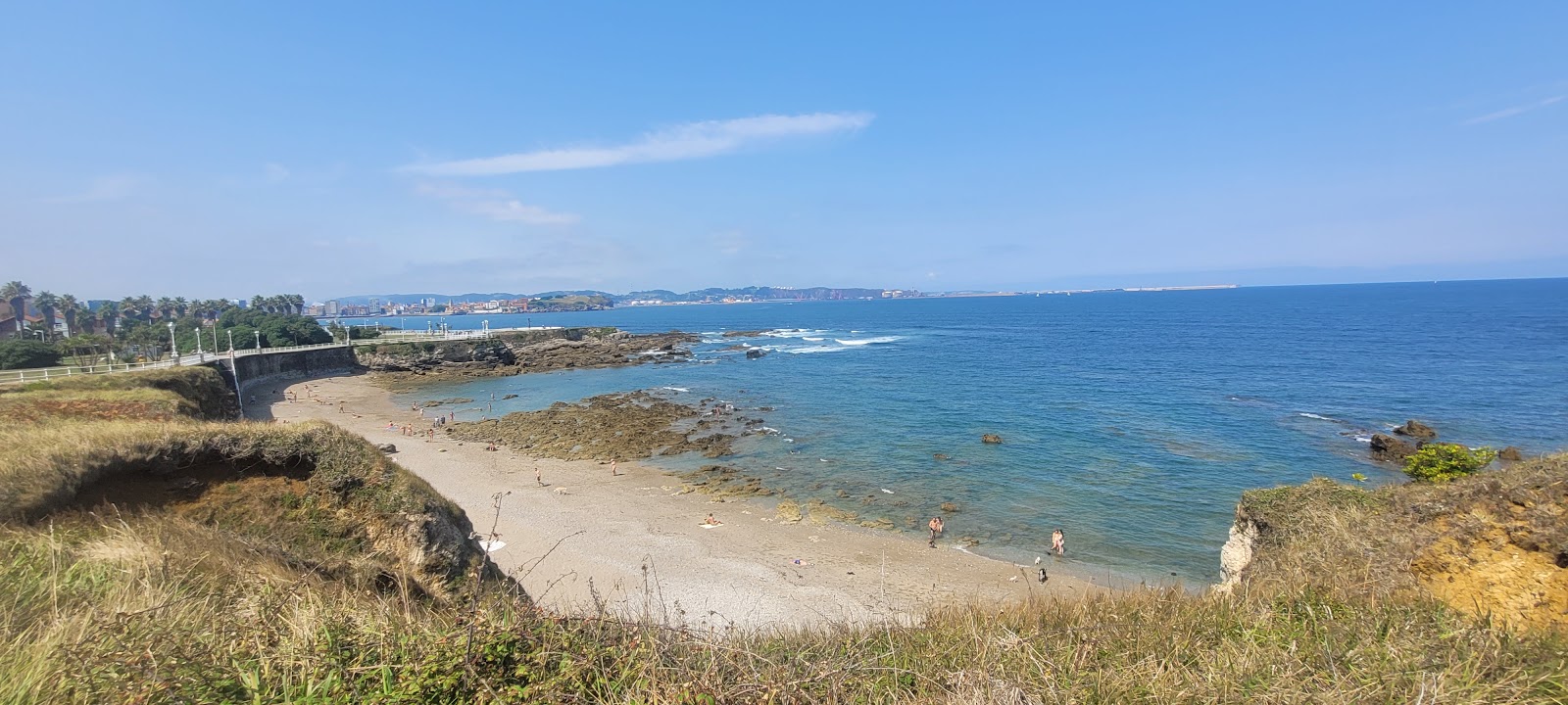 Foto von Playa del Cervigon - guter haustierfreundlicher Ort für den Urlaub