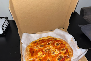 MOZASH Pizza image
