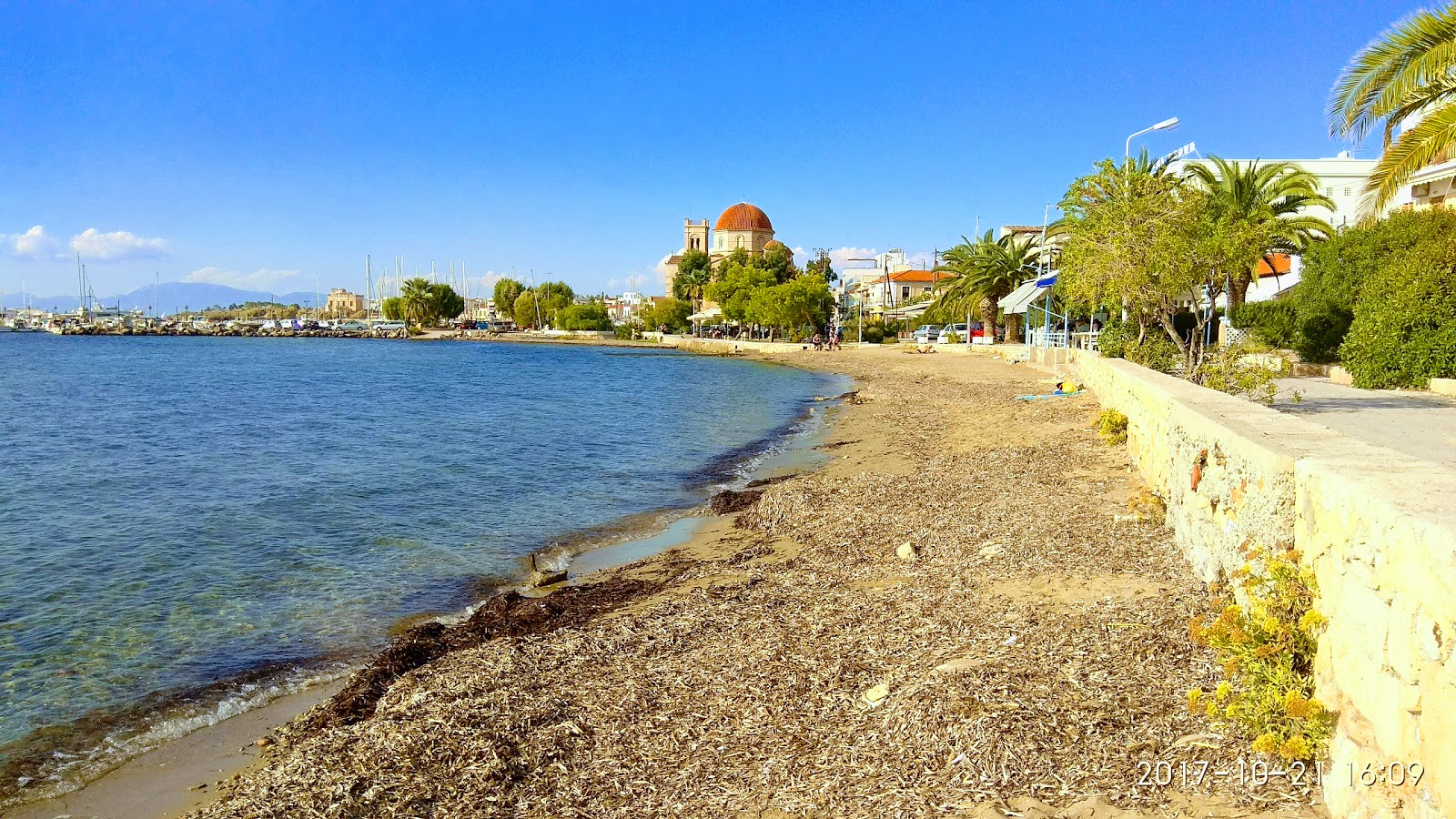 Paralia Panagitsa'in fotoğrafı küçük koy ile birlikte