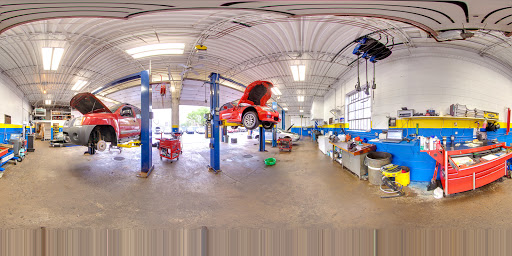 Auto Repair Shop «Wheeling Auto Center», reviews and photos, 2430 E Hintz Rd, Arlington Heights, IL 60004, USA