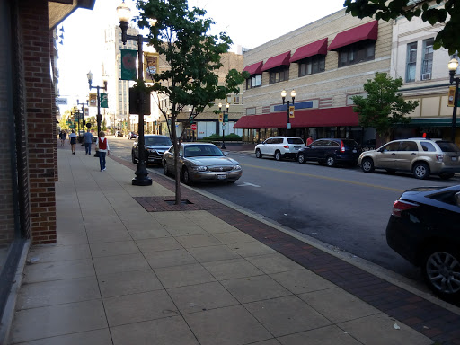 Tattoo Shop «Funky Rooster Tattoo and Art Gallery», reviews and photos, 73 S Grove Ave, Elgin, IL 60120, USA