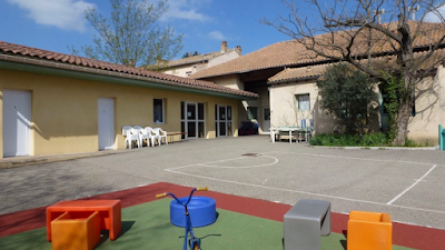 Ecole Saint Charles à Châteauneuf-de-Gadagne