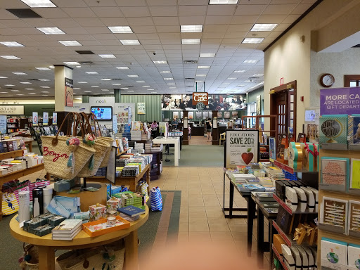 Book Store «Barnes & Noble», reviews and photos, 3651 Jefferson Davis Hwy, Alexandria, VA 22305, USA