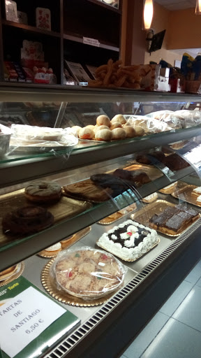 Ousá Pastelería Cafetería en Lugo, Lugo