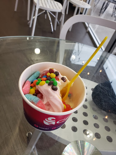 Frozen Yogurt Shop «Craze Yogurt Lounge», reviews and photos, 1327 George Dieter Dr, El Paso, TX 79936, USA