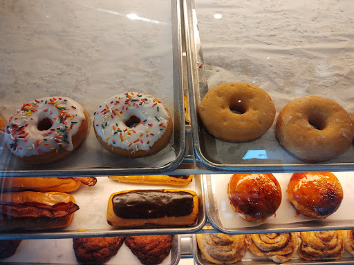 Donut Shop «Rise Biscuits & Donuts», reviews and photos, 1100 Market Center Dr, Morrisville, NC 27560, USA