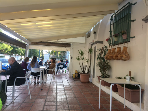 Beach Club Potito - Frente antigua residencia de tiempo libre, Av. Amílcar Barca, S/N, 11010 Cádiz