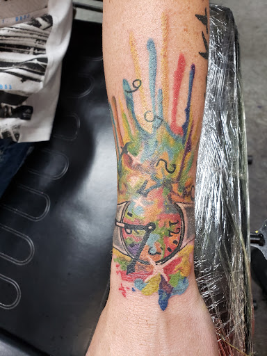 Tattoo Shop «22 Caliber Tattoo Studio», reviews and photos, 3501 Parsons Ave, Columbus, OH 43207, USA