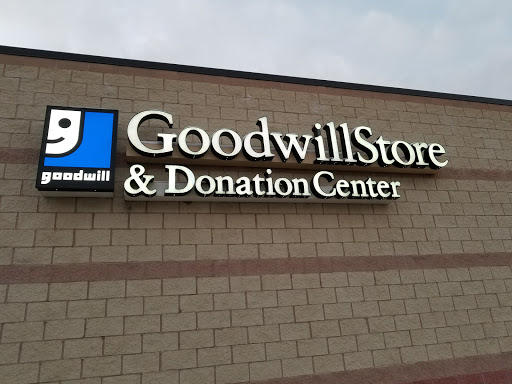 Thrift Store «Goodwill Store & Donation Center», reviews and photos, 7777 Miller Rd, Carpentersville, IL 60110, USA