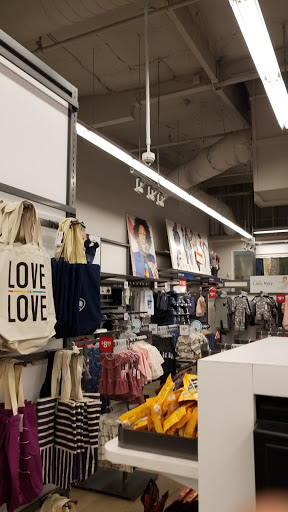 Clothing Store «Old Navy», reviews and photos, 2189 14th Ave SE, Albany, OR 97322, USA