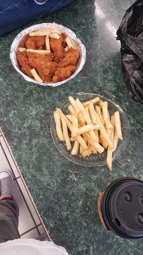 Grocery Store «Fifth Avenue Village Market», reviews and photos, 1389 5th Ave #1, Bay Shore, NY 11706, USA