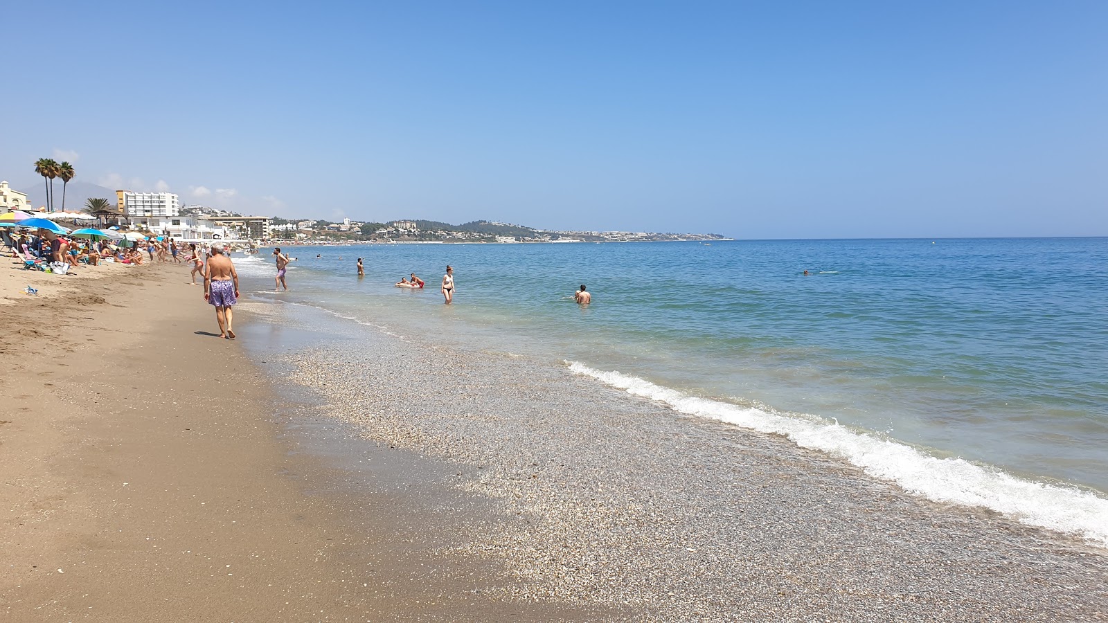 Playa El Bombo'in fotoğrafı - rahatlamayı sevenler arasında popüler bir yer