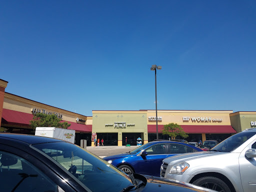 Shopping Mall «Johnson Creek Premium Outlets», reviews and photos, 575 Linmar Ln, Johnson Creek, WI 53038, USA