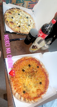 Plats et boissons du Pizzeria Le Monde Des Pizzas à Donzère - n°3