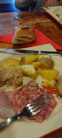 Raclette du Restaurant français La ferme de la Charbonnière à Menthon-Saint-Bernard - n°16