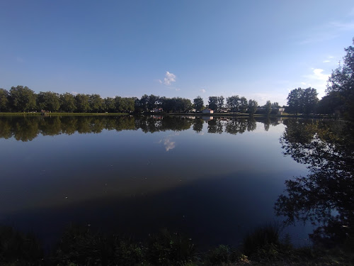 Le plan d'eau à Saint-Aubin-le-Cloud