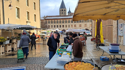 Marché de Cluny à Cluny