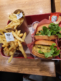 Sandwich au poulet du Restaurant Burger & Fries à Paris - n°9