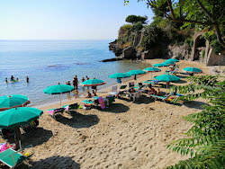 Photo de Spiaggia di Fontania avec baie spacieuse