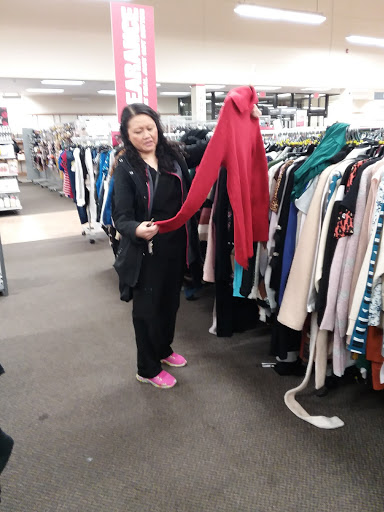 Clothing Store «Burlington Coat Factory», reviews and photos, 250 S Randall Rd, Elgin, IL 60123, USA