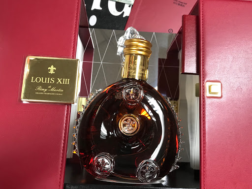 Liquor Store «19 Wine & Spirits», reviews and photos, 101 Verdae Blvd #190, Greenville, SC 29607, USA