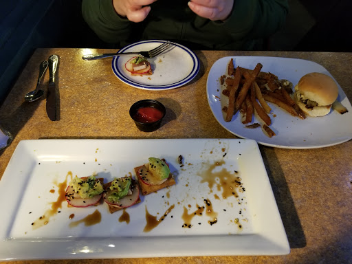 Resort «Embarcadero Resort Hotel & Marina», reviews and photos, 1000 SE Bay Blvd, Newport, OR 97365, USA