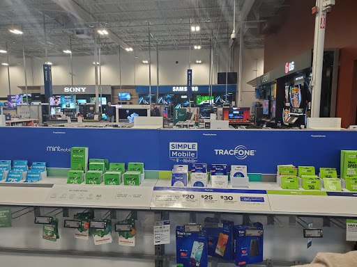 Electronics Store «Best Buy», reviews and photos, 1876 S Randall Rd, Geneva, IL 60134, USA