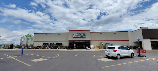 Home Improvement Store «Tractor Supply Co.», reviews and photos, 2028 N Locust Ave, Lawrenceburg, TN 38464, USA