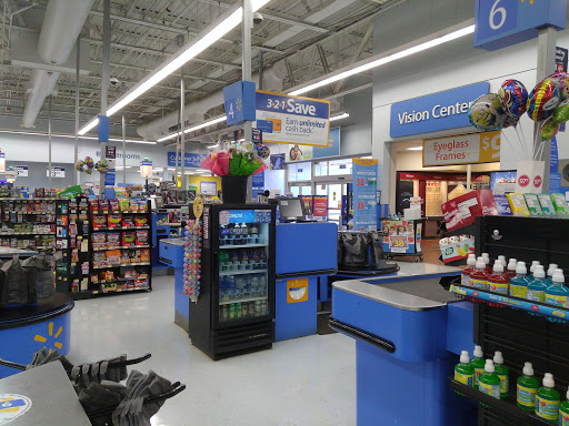 Discount Store «Walmart», reviews and photos, 120 Commercial Pkwy, Branford, CT 06405, USA