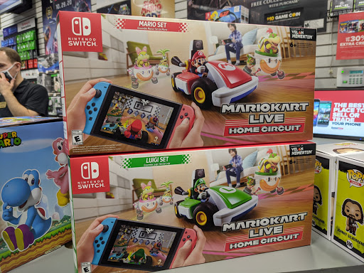 Video Game Store «GameStop», reviews and photos, 1865 Tower Dr, Glenview, IL 60026, USA