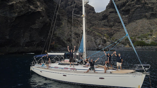 Picarus Sailing Club Puerto deportivo, C. Pob. Marinero, Pantalan 1, Atraque 152, 38683 Acantilados de Los Gigantes, Santa Cruz de Tenerife, España