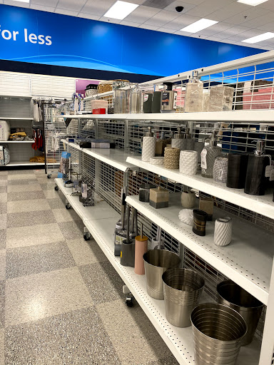 Clothing Store «Ross Dress for Less», reviews and photos, 701 N Milwaukee Ave, Vernon Hills, IL 60061, USA