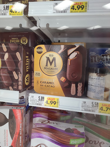 Grocery Store «Schnucks», reviews and photos, 200 N Vine St, Urbana, IL 61802, USA