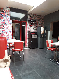 Atmosphère du Restaurant Royal Fast Food Maison Blanche à Reims - n°2