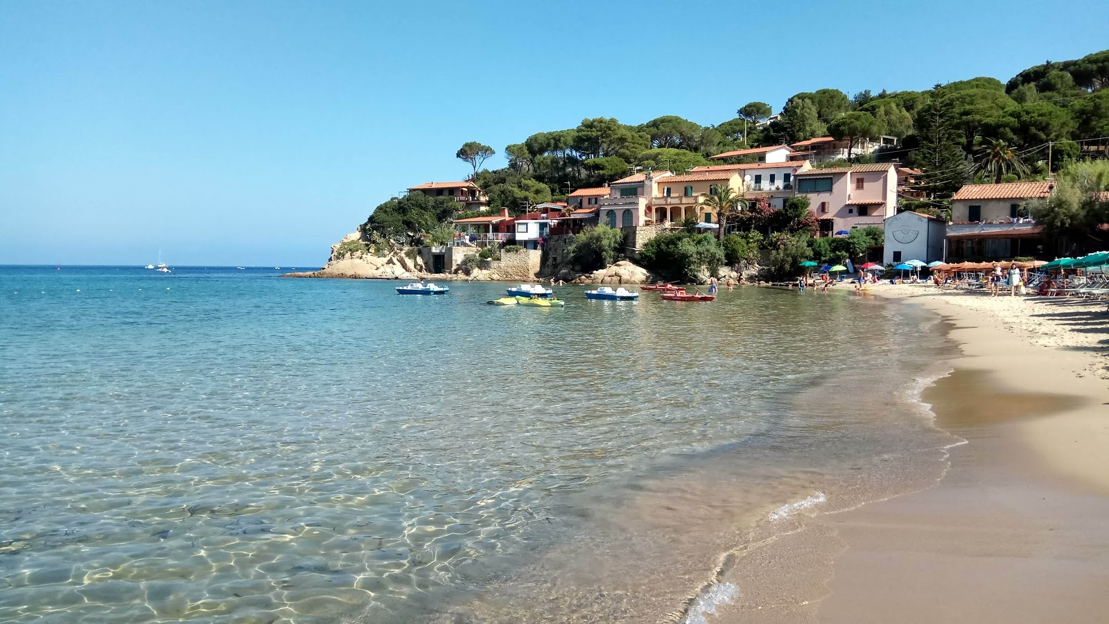 Photo of Scaglieri Beach with very clean level of cleanliness