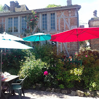 Atmosphère du Restaurant Les Remparts à Gerberoy - n°10