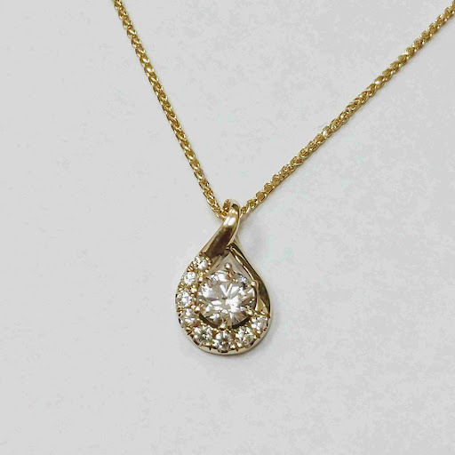 Jewelry Store «Gold N Heart Jewelers (Store #1)», reviews and photos, 3998 Cochran St #4, Simi Valley, CA 93063, USA