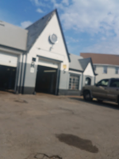 Auto Repair Shop «Cabrales Auto Repair», reviews and photos, 8437 S Commercial Ave, Chicago, IL 60617, USA