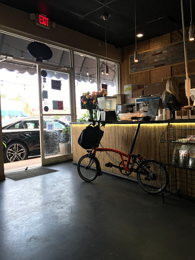 Organic Restaurant «Apple A Day Natural Food Market», reviews and photos, 1534 Alton Rd, Miami Beach, FL 33139, USA