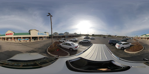 Clothing Store «Ross Dress for Less», reviews and photos, 1316 Butterfield Rd, Downers Grove, IL 60515, USA