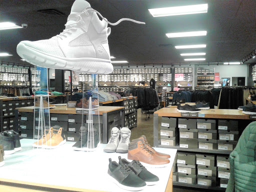 Shoe Store «Timberland Factory Store», reviews and photos, 630 Stanley K Tanger Dr, Lancaster, PA 17602, USA