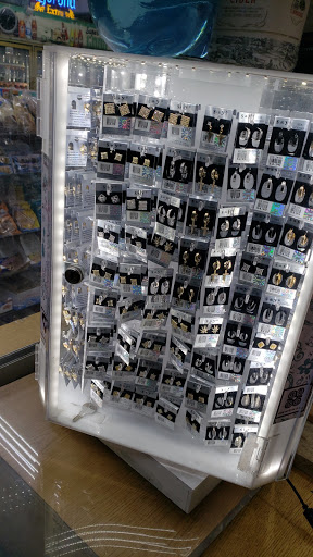 Tobacco Shop «Smoke Shop», reviews and photos, 101 N Victory Blvd m, Burbank, CA 91502, USA