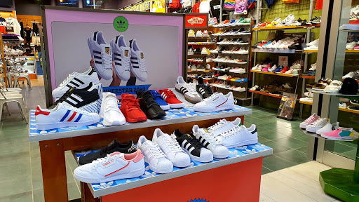 Shoe Store «Journeys», reviews and photos, 12801 W Sunrise Blvd, Sunrise, FL 33323, USA