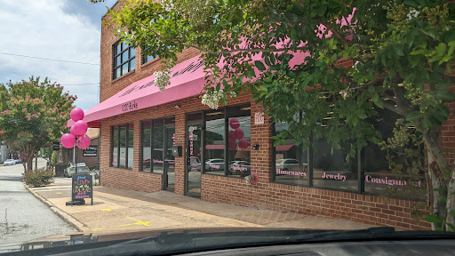 The Snob Shop, 465 W End Blvd, Winston-Salem, NC 27101, USA, 