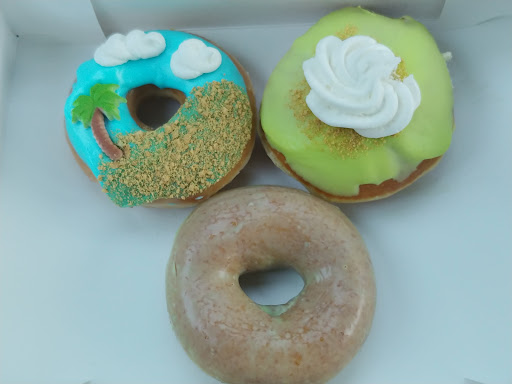 Bakery «Krispy Kreme Doughnuts», reviews and photos, 16415 NW Cornell Rd, Beaverton, OR 97006, USA