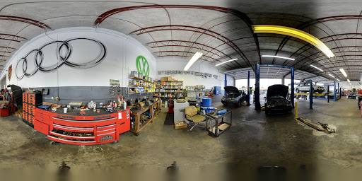 Auto Repair Shop «Euro Auto Performance», reviews and photos, 299 E Oakland Park Blvd, Oakland Park, FL 33334, USA
