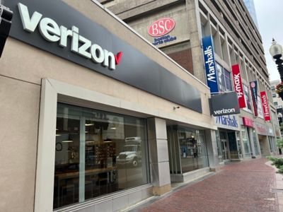 Cell Phone Store «Verizon», reviews and photos, 340 Washington St, Boston, MA 02108, USA