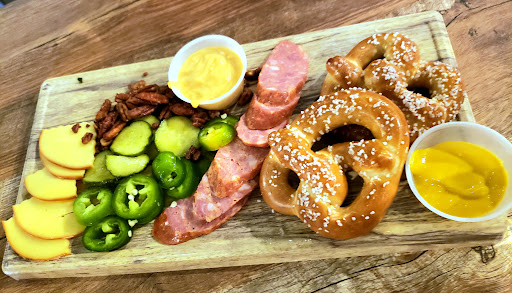 Winery «Keel and Curley Winery», reviews and photos, 5210 Thonotosassa Rd, Plant City, FL 33565, USA