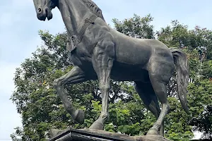 Kala Ghoda Statue image