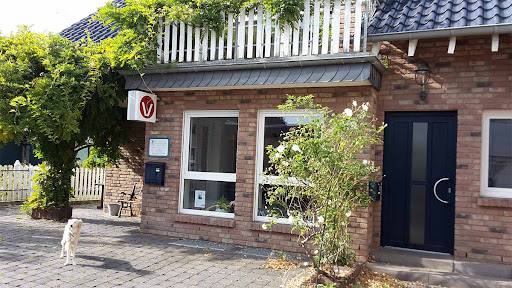 Kleintierpraxis Dr. med. vet. Antje Becker-Carus unter Bornheim, Nordrhein-Westfalen
